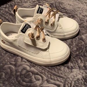 Sperry toddler size 6